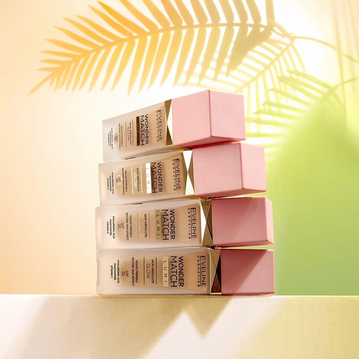 EVELINE Wonder Match LUMI - Rozjasňujúci make-up glow efekt s SPF 20