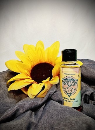 Parfum na pranie PETALI DI ROSA E FIOR DI CILIEGIO 100 ml Vôňa SLADKO - KVETOVA
